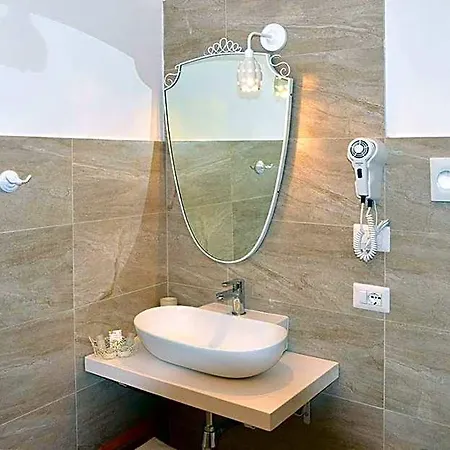 Palazzo Marzo Frühstückspension 4*
