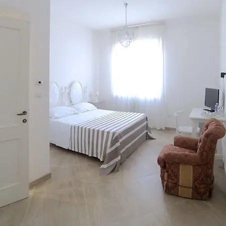 Palazzo Marzo לינה וארוחת בוקר