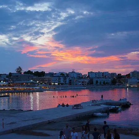 לינה וארוחת בוקר Palazzo Marzo אוטרנטו